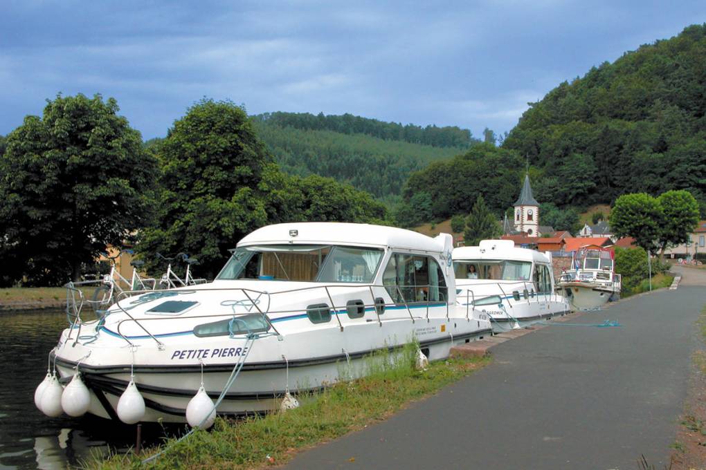 Huur een boot zonder vergunning op het Marne-Rijnkanaal
